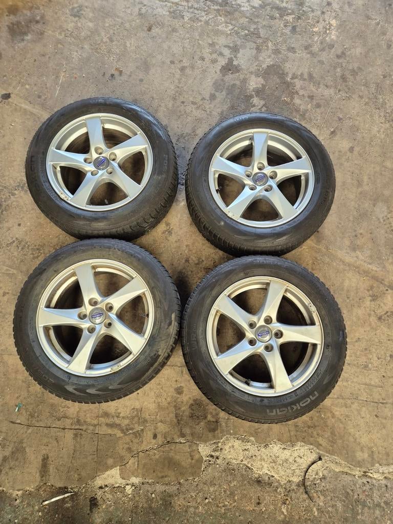 Volvo velgen met winterbanden, 16 inch, 205 mm, Winterbanden, Ophalen of Verzenden