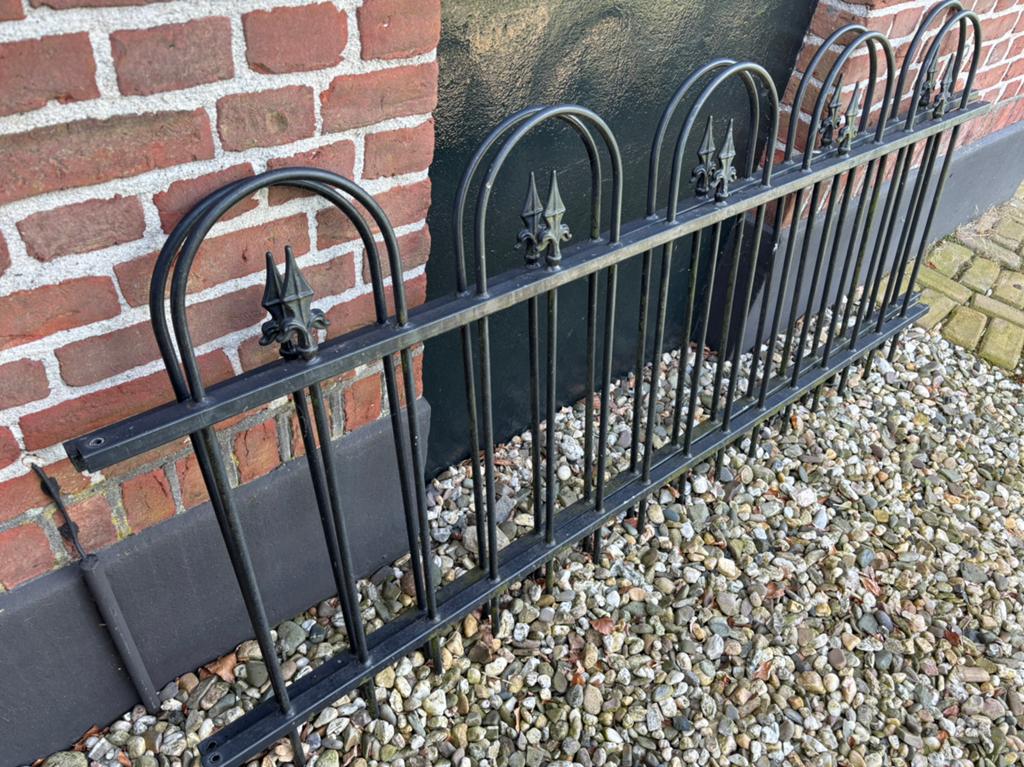 2 x Gegalvaniseerd gepoedercoat  sierhek, Tuin en Terras, Tuinhekken en Hekwerk, Ophalen, Gebruikt, IJzer, Spijlenhekwerk