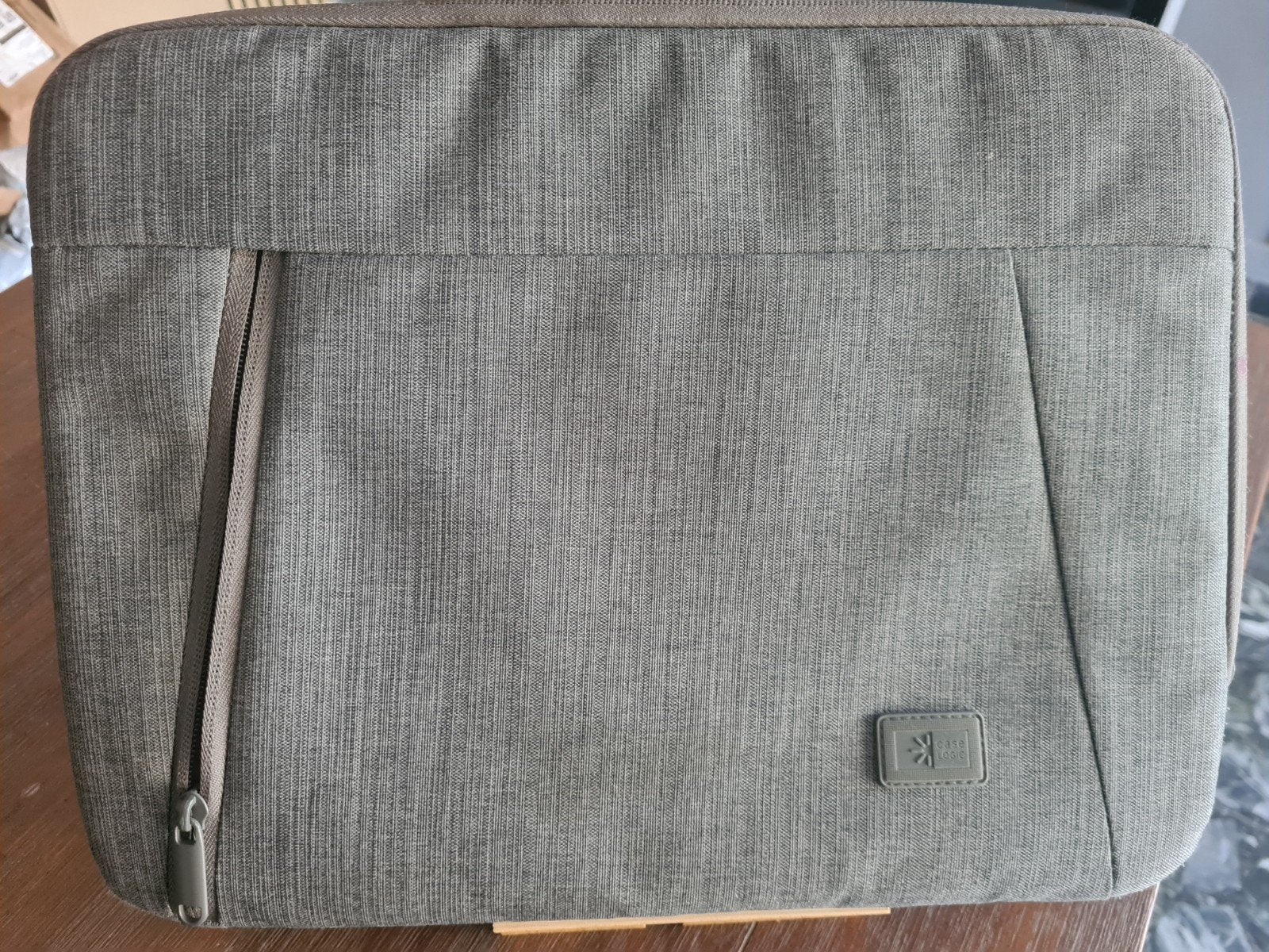 Case Logic Huxton Laptophoes/Sleeve - 14 inch, Ophalen of Verzenden, 14 inch, Zo goed als nieuw, Case Logic
