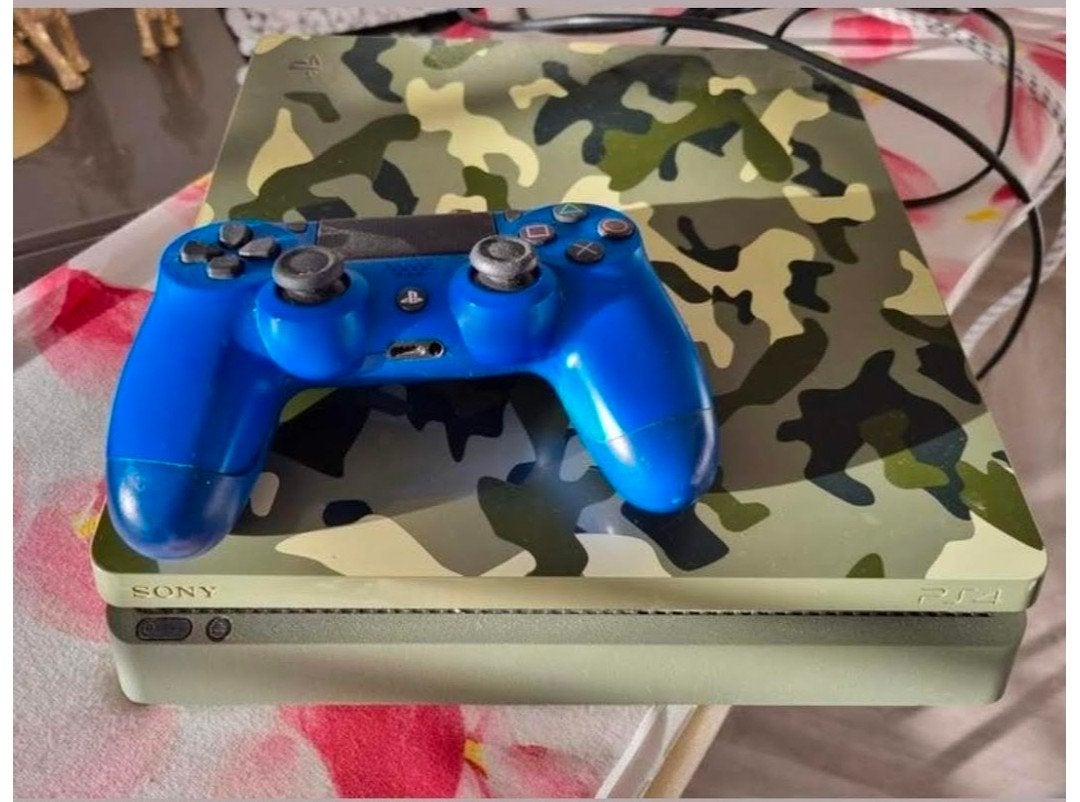 limited edition Call of Duty playstation 4 pro incl controll, Ophalen, Zo goed als nieuw, Met 1 controller, Pro