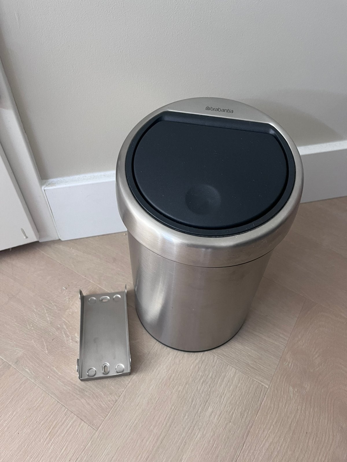 Brabantia touch bin 3L, Huis en Inrichting, Woonaccessoires | Prullenbakken, 40 liter of meer, Ophalen of Verzenden, Zo goed als nieuw