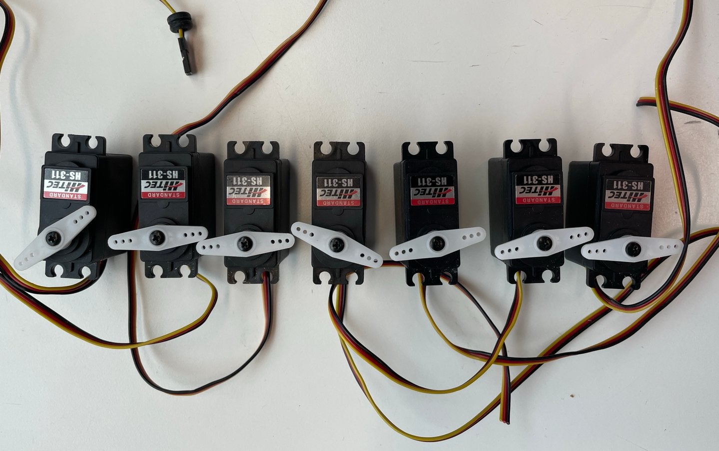 servo servomotor Hitec HS-311 motortje, Elektro, Ophalen of Verzenden, Zo goed als nieuw, Onderdeel