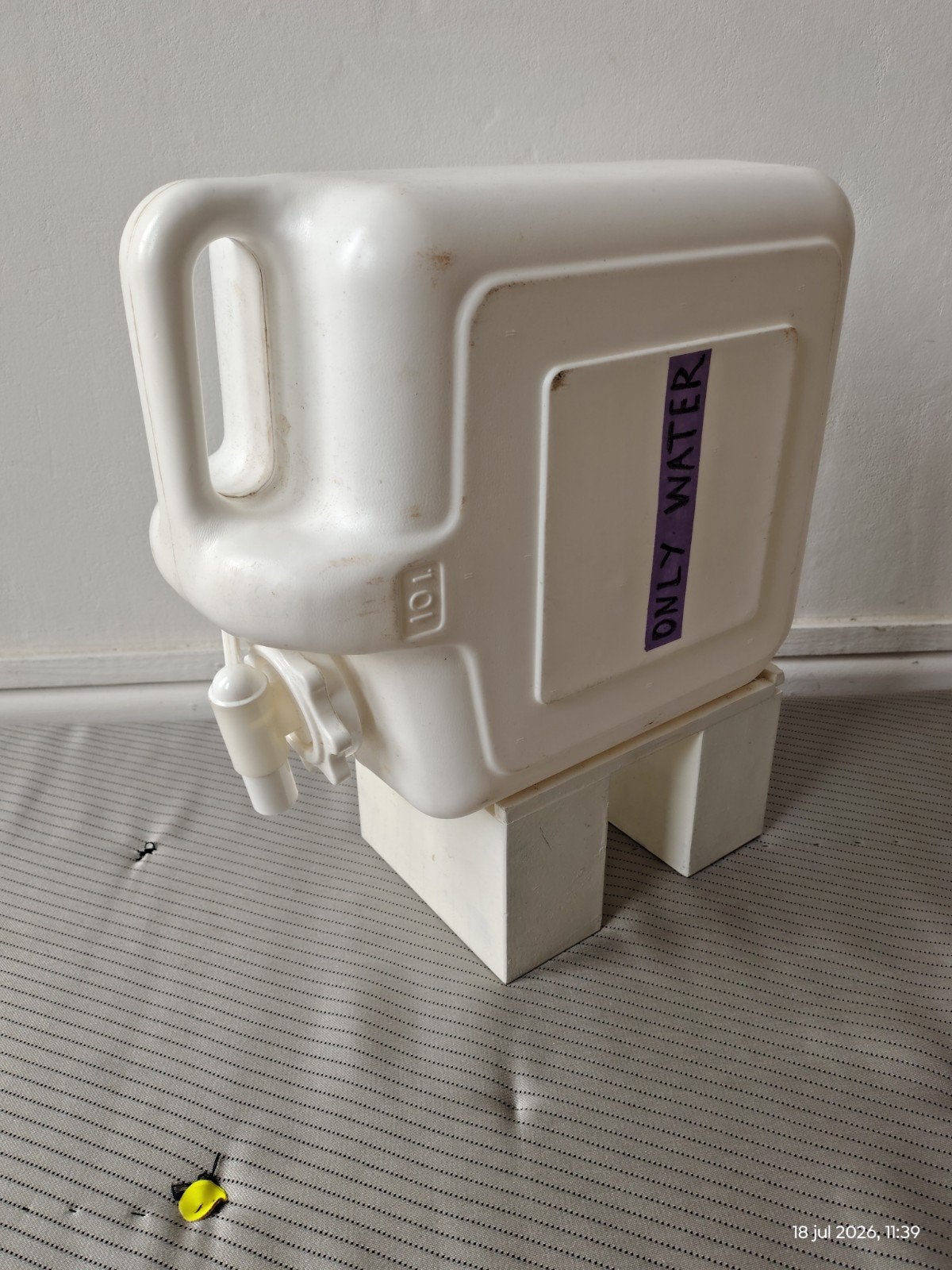 Jerrycan water 20 liter met standaard, Ophalen, Gebruikt