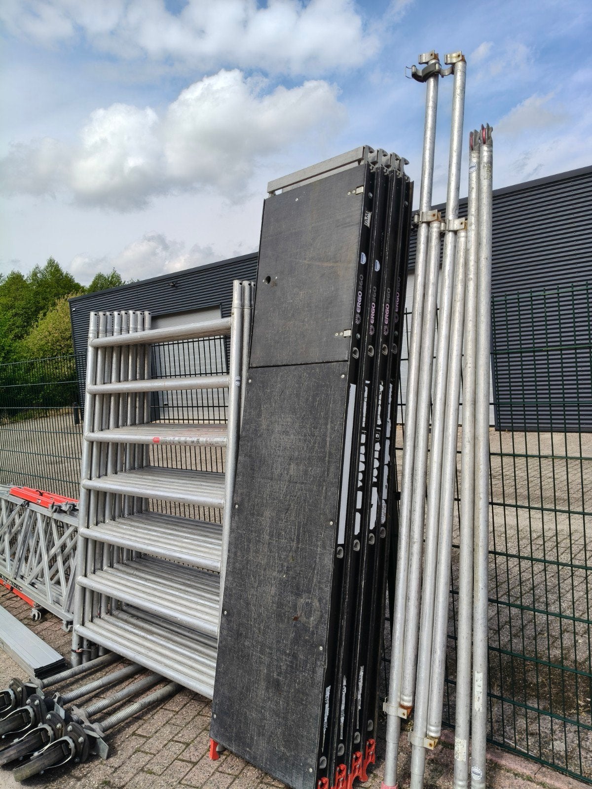 Altrex RS5 Tower Fiberdeck rolsteiger 135x245 werkh. 9.2., Doe-het-zelf en Verbouw, Ophalen, Rolsteiger of Kamersteiger, 5 meter of hoger