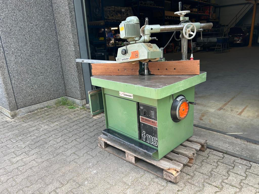 Casadei F115 freesmachine, Ophalen, Zo goed als nieuw, 1200 watt of meer, 70 mm of meer