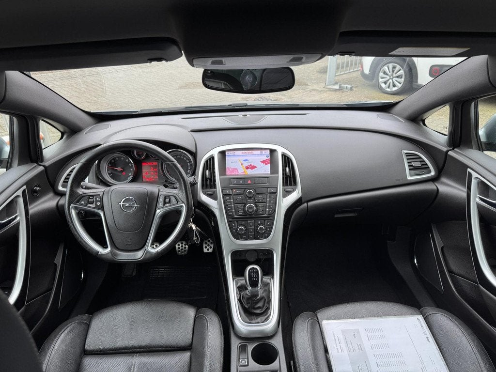 Opel Astra GTC 1.6 Turbo Sport NL AUTO MET NAP / AFN. TREKHA, Auto's, Opel, Euro 5, 730 kg, Gebruikt, Zwart