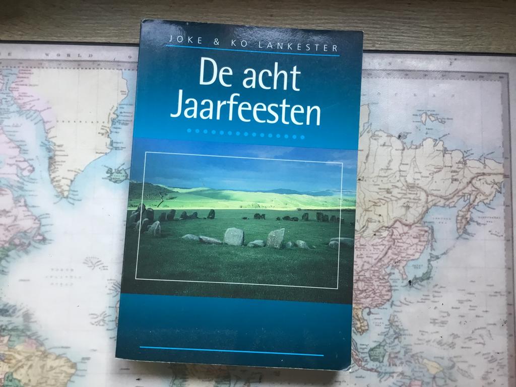 De acht Jaarfeesten - Natuurreligie, Boeken, Ophalen of Verzenden, Gelezen, Overige onderwerpen, Achtergrond en Informatie