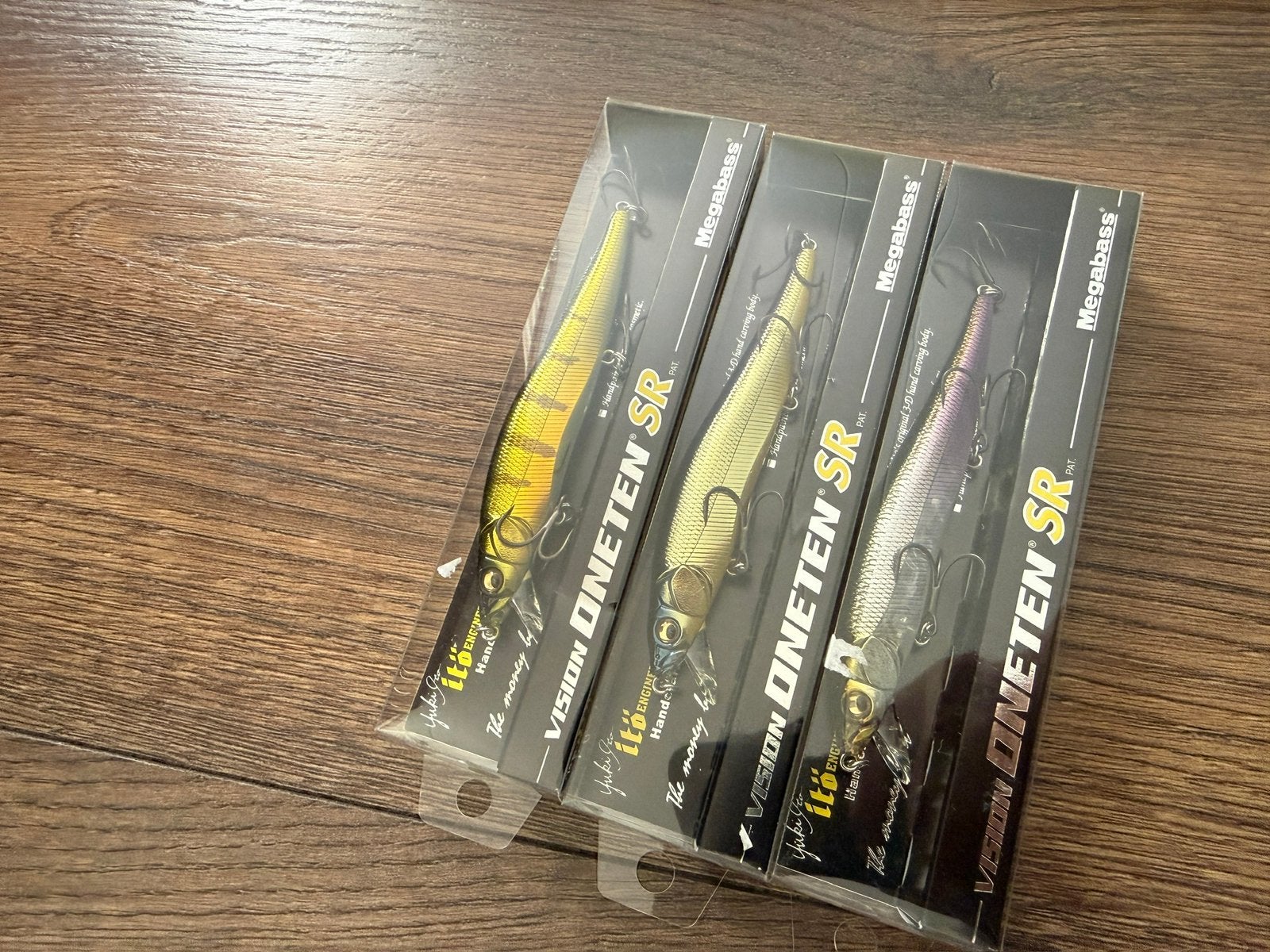 Megabass Vision Oneten / 110  SR Meerdere Kleuren, Watersport en Boten, Hengelsport | Roofvissen, Ophalen of Verzenden, Zo goed als nieuw