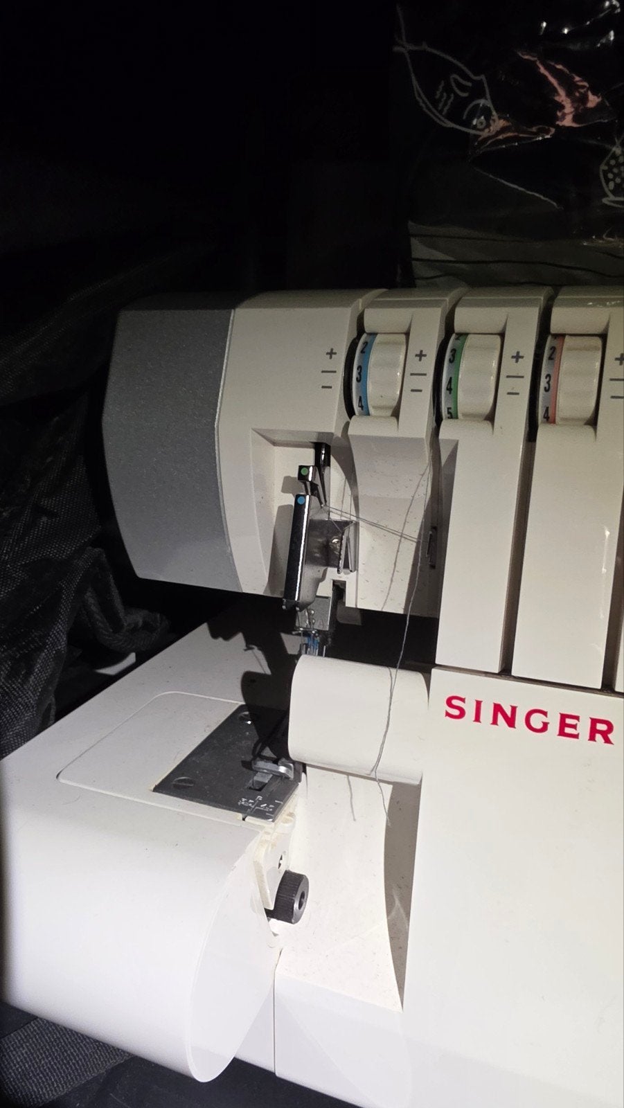 Singer overlock naaimachine met toebehoren en boekje, Ophalen, Naaimachine, Singer