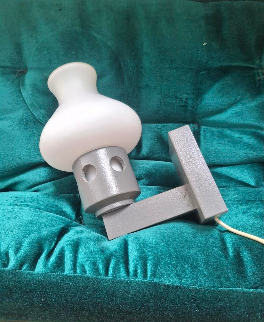 Vintage Vitrika grijs houten wandlamp met witte kelk. Dk., Ophalen of Verzenden