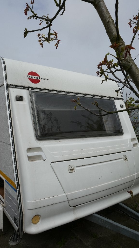 Bürstner Ventana Avantgarde 450 D - incl acces (Wegens Omst), Caravans en Kamperen, Caravans, Vast bed, Rondzit, 750 - 1000 kg