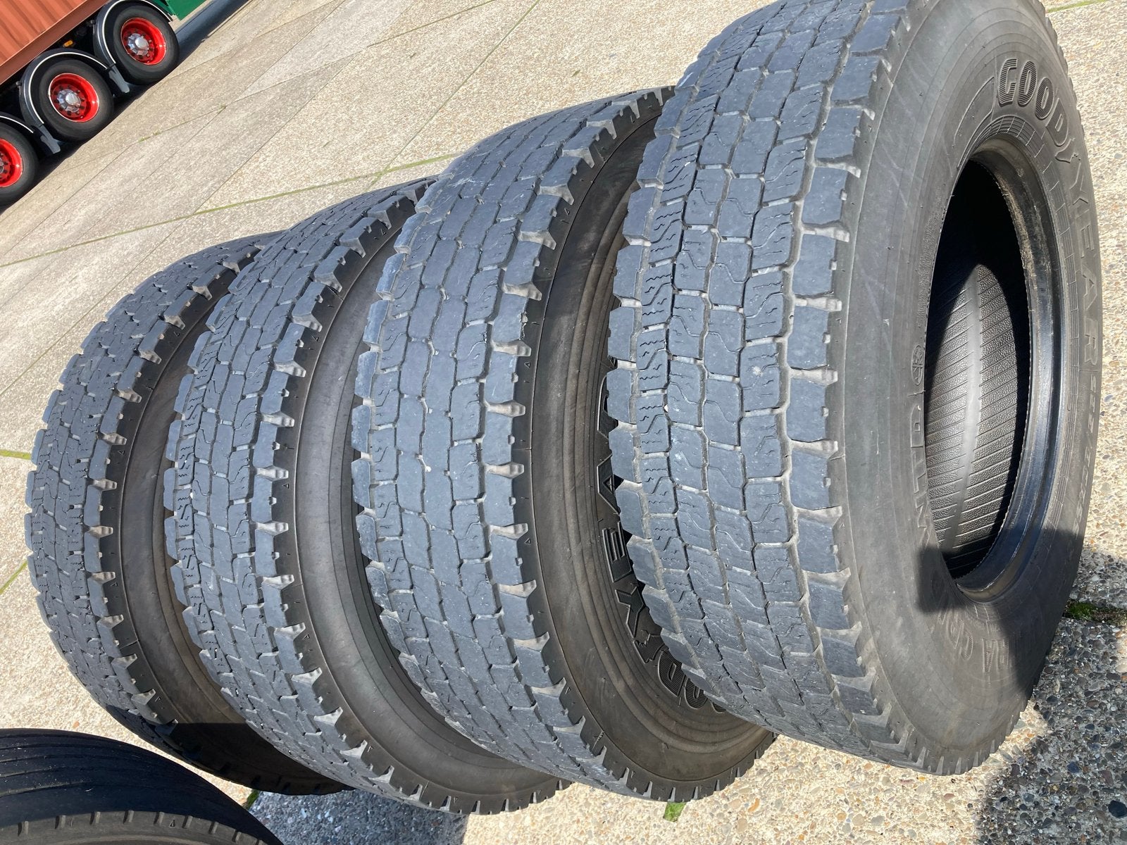 Goodyear Ultra Grip WTD Vrachtwagenbanden 295/80R22.5, Ophalen, Gebruikt, 295 mm, Vrachtwagen