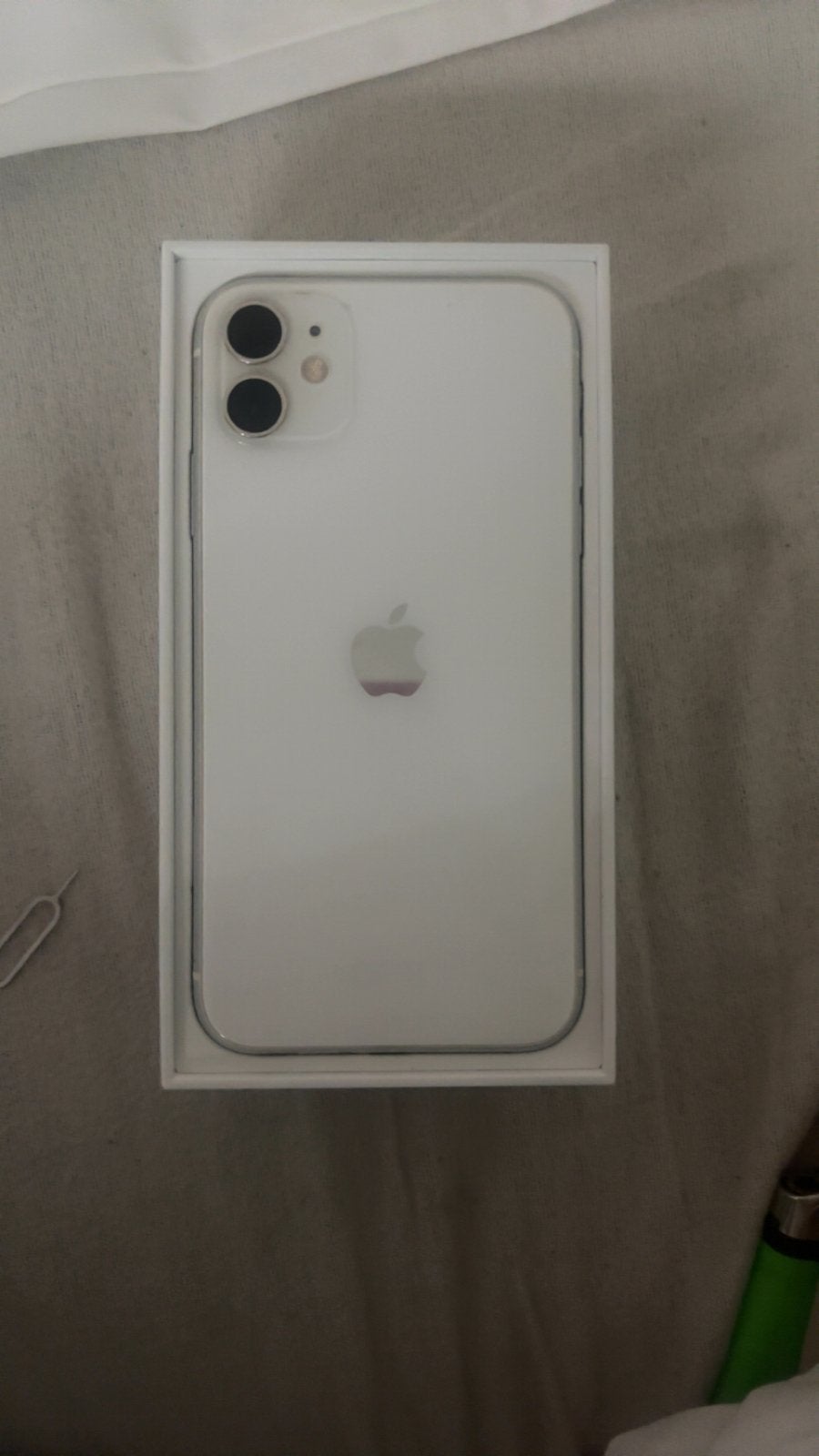 Foto 7 van iPhone 11 64 GB Wit - Nieuwe batterij, compleet met doos