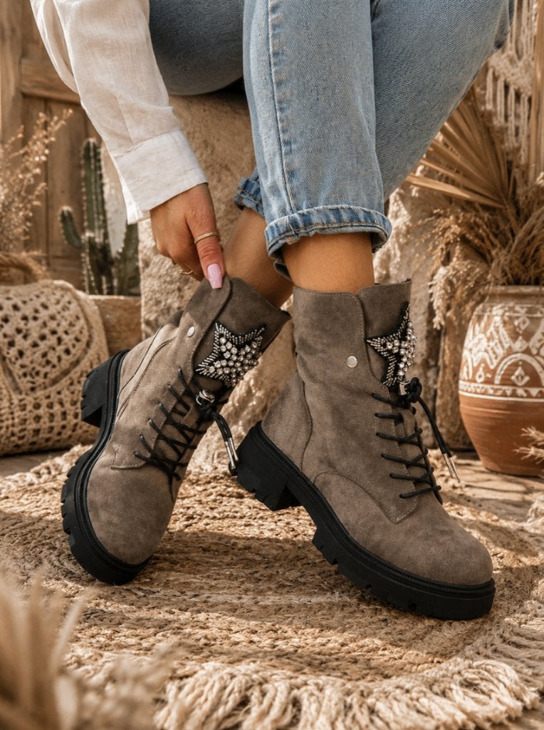 ‼️ LAATSTE MAAT 37 ‼️ Suedine Olive Veterboots, Overige kleuren, Lage of Enkellaarzen, Nieuw, Ophalen of Verzenden