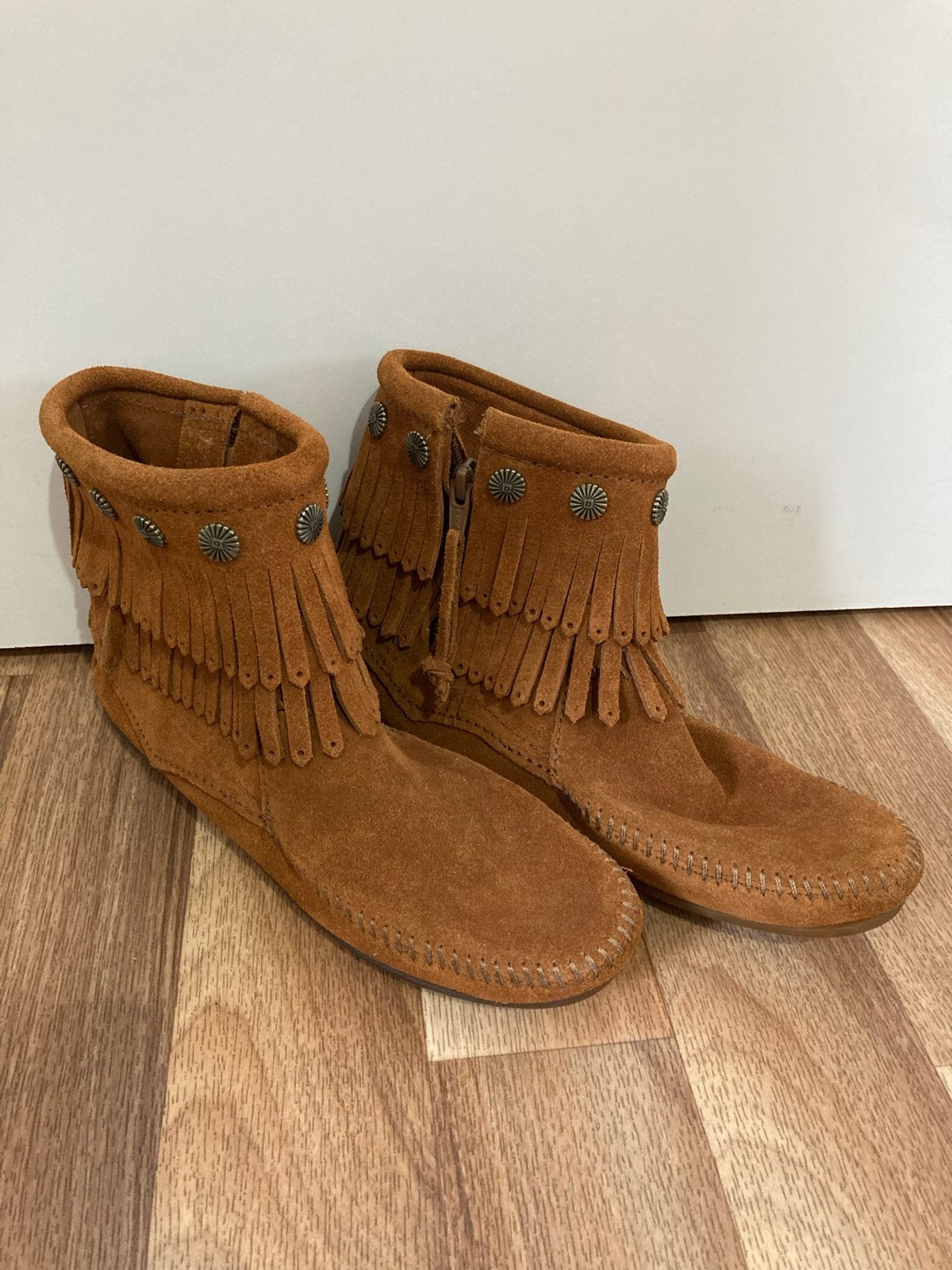 Minnetonka mocassins roodbruin - Maat 23 cm (US 6), Ophalen of Verzenden, Gedragen, Bruin, Espadrilles of Moccasins