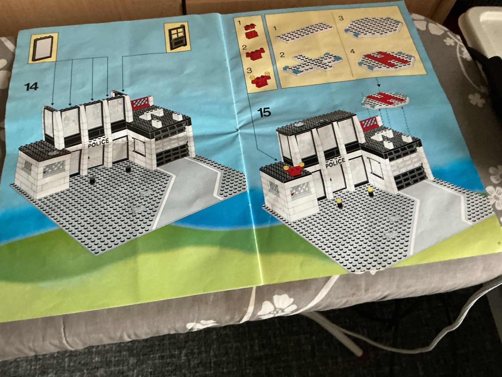 Lego Politiebureau uit de jaren '80 met instructies, Kinderen en Baby's, Speelgoed | Duplo en Lego, Ophalen, Lego, Complete set