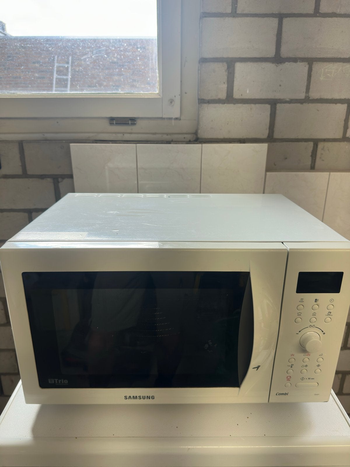 Samsung Combi Magnetron CE1071 - Wit, Witgoed en Apparatuur, Magnetrons, Ophalen, Combimagnetron, Gebruikt, Grill