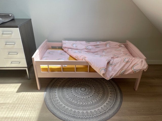 Peuterbed 70x150 met matras en dekbed, Lattenbodem, Gebruikt, 70 tot 85 cm, 140 tot 160 cm
