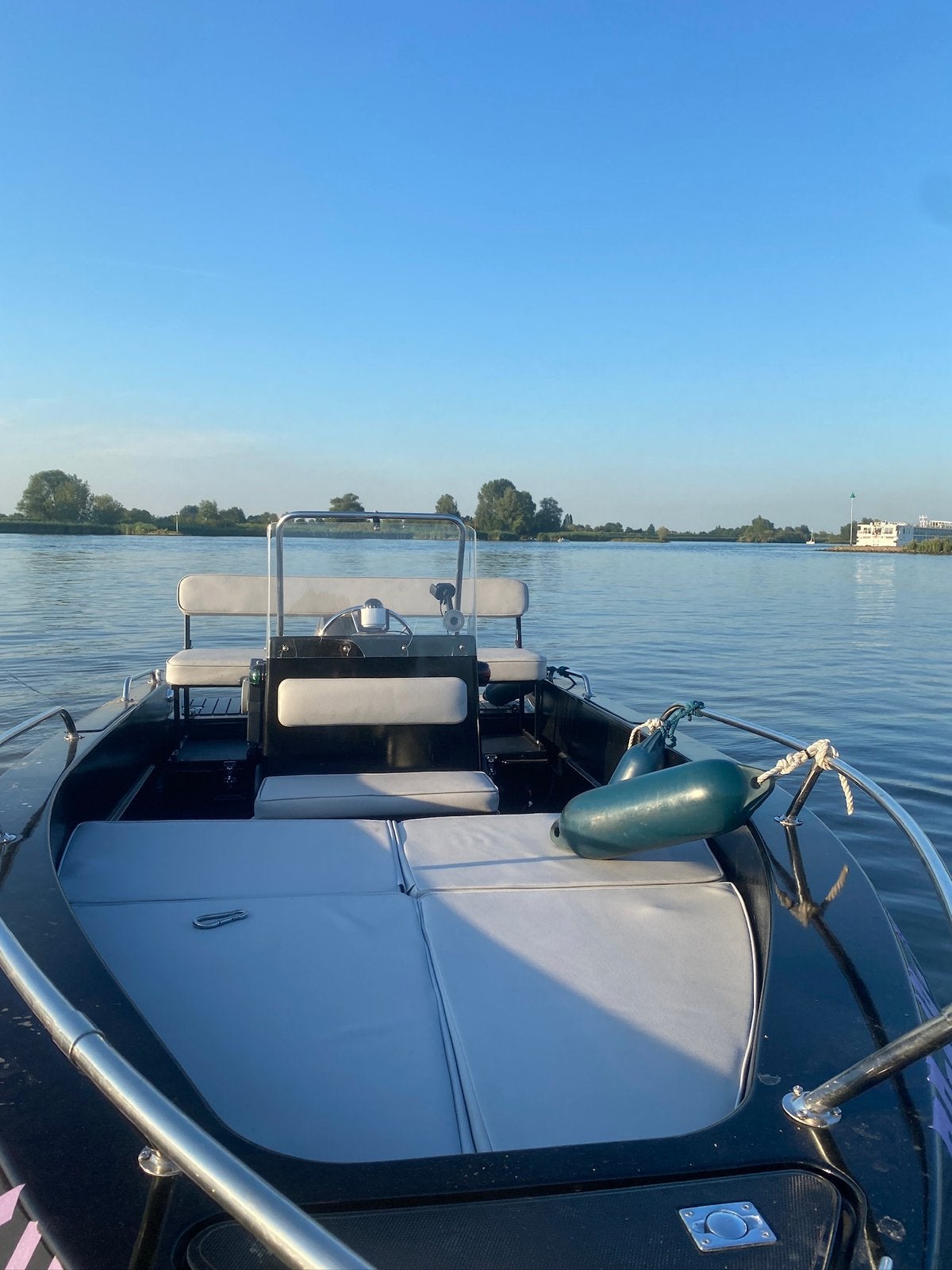 Consoleboot capelli 40pk 4takt incl trailer zwart grijs bt, Watersport en Boten, Viertaktmotor, 5 m, Zo goed als nieuw, 40 pk