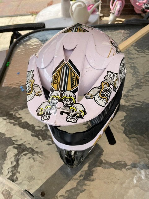Kinder Airoh Offroadhelm met uniek doodshoofd design, Ophalen, M, Tweedehands, Heren
