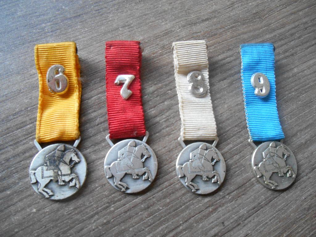 4x Medaille 2 daagse mars Diekirch miniatuur 6-7-8 en 9, Ophalen of Verzenden, Overige materialen, Buitenland