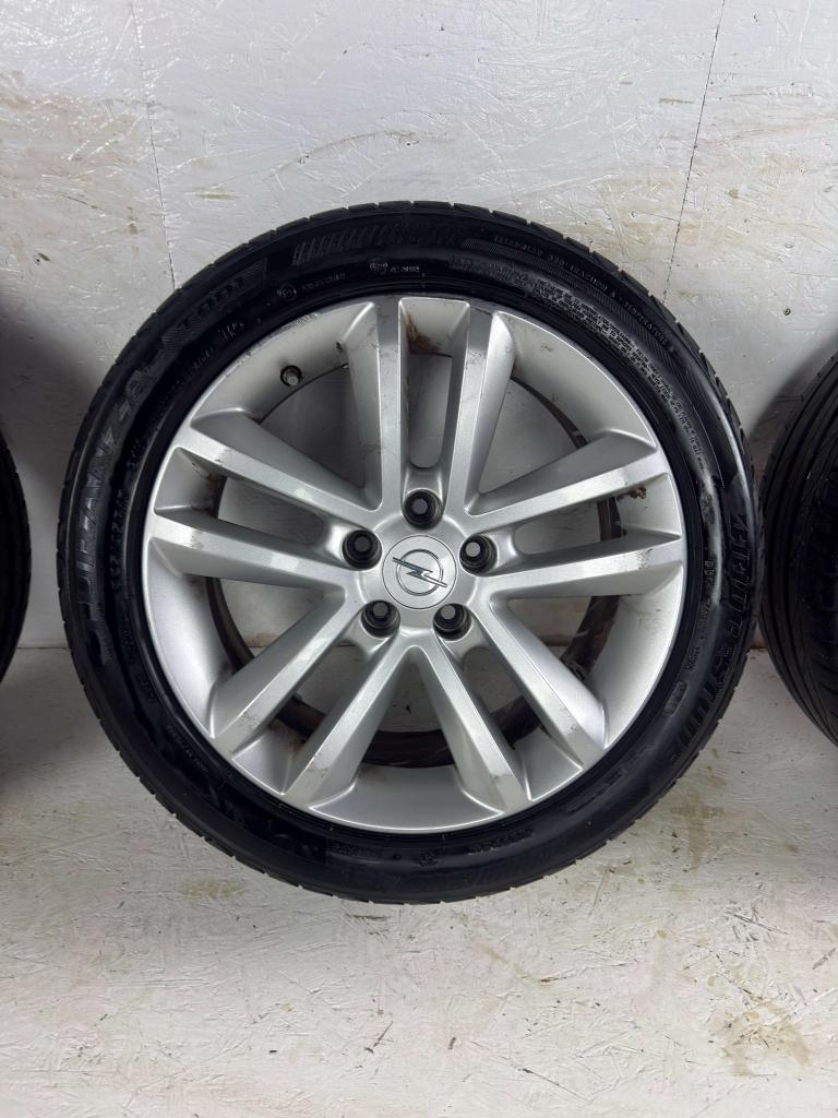 Originele Opel Vectra Signum Astra velgen 17" 5x110 zomerset, Auto-onderdelen, Banden en Velgen, Niet ingevuld, Gebruikt, Banden en Velgen