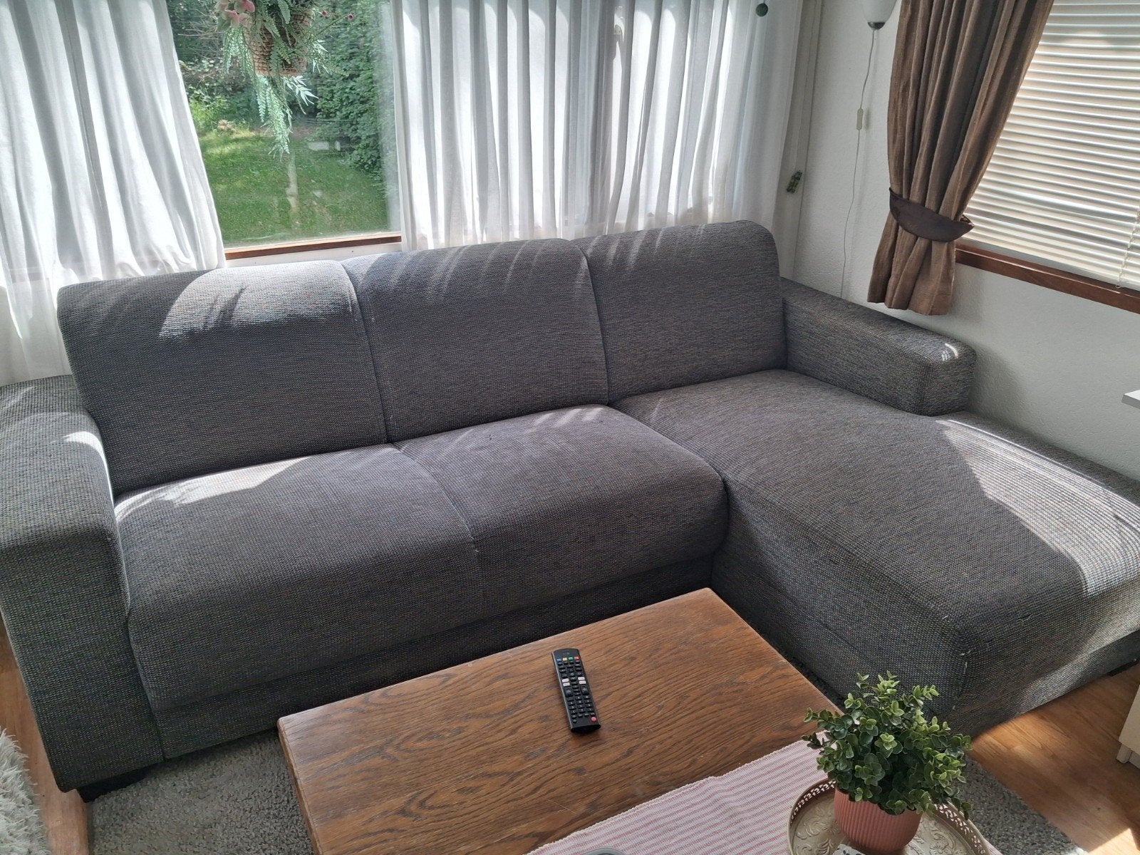 Gratis hoekbank met gebruikerssporen - Ophalen Haaksbergen, Ophalen, 250 tot 300 cm, Gebruikt, Hoekbank