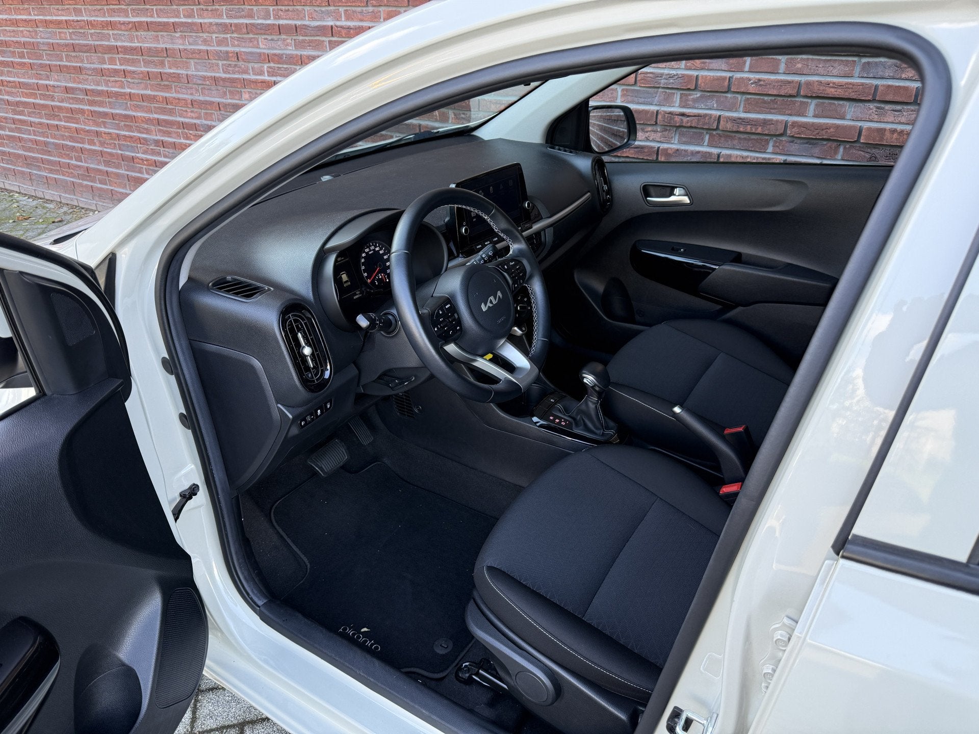 Kia Picanto 1.0 DPi DynamicLine Automaat 2022 40dkm eerste e, Auto's, Stof, Gebruikt, 4 stoelen, Origineel Nederlands