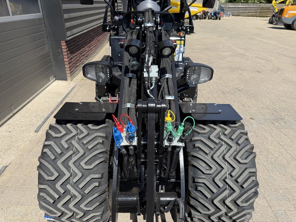 Giant G2700 X-TRA HD+ BLACK edition minishovel NIEUW tandemp, Tobroco, Info@tobroco.nl, Sprendlingenstraat 57
5061 KM  Oisterwijk, NL