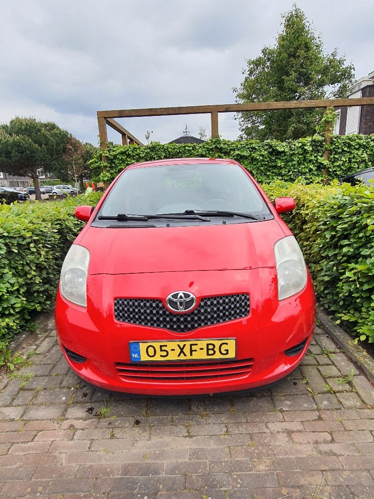 Toyota Yaris 1.0 12V Vvt-i 5DR Terra 2007 Rood