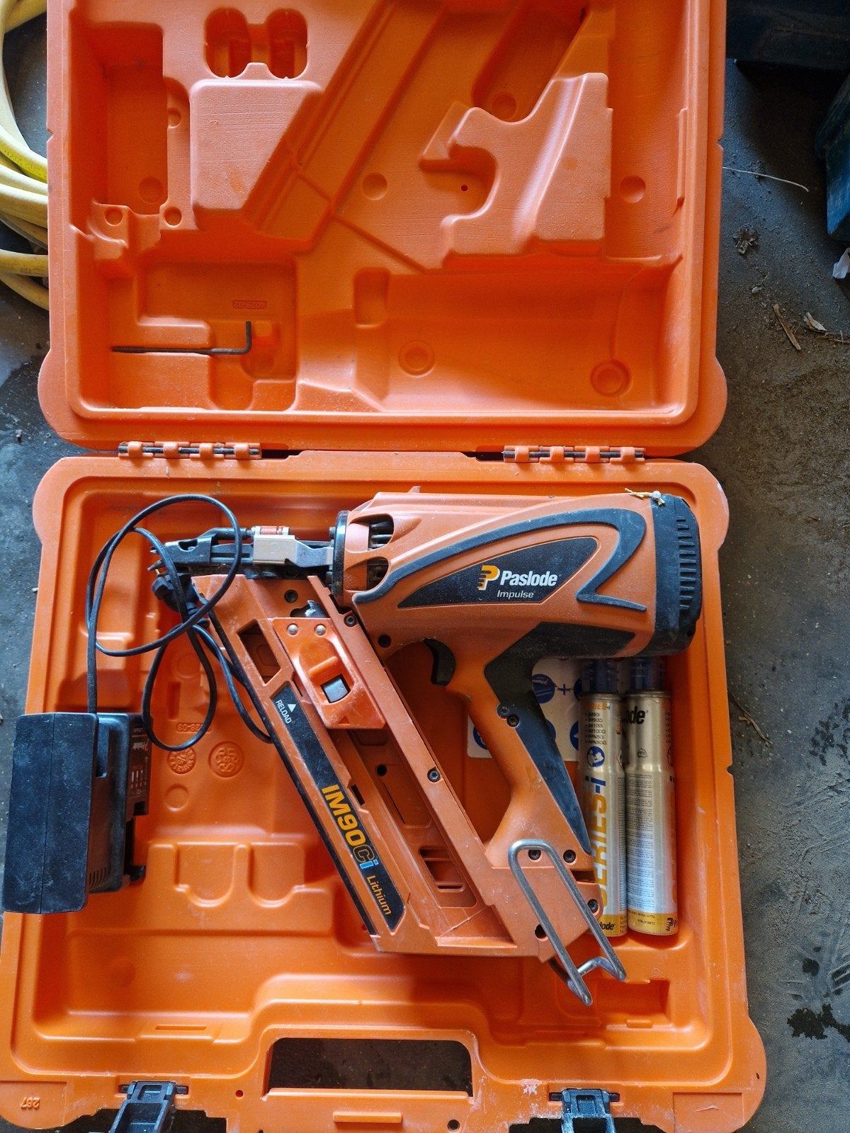 Paslode IM90Ci Lithium tacker in koffer, Ophalen of Verzenden, Gebruikt, Tacker/nietmachine, Overige merken