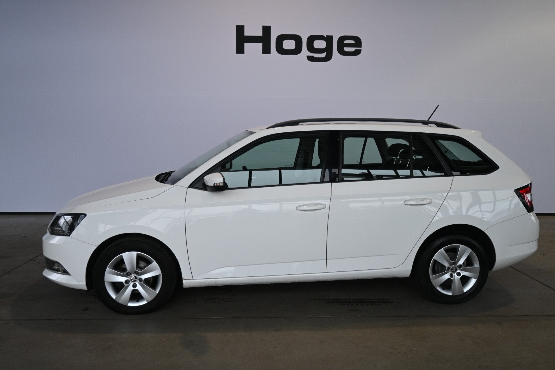 Skoda Fabia Combi 1.0 TSI Ambition Business Airco Navigatie, Auto's, Voorwielaandrijving, Stof, Gebruikt, Met garantie (alle)