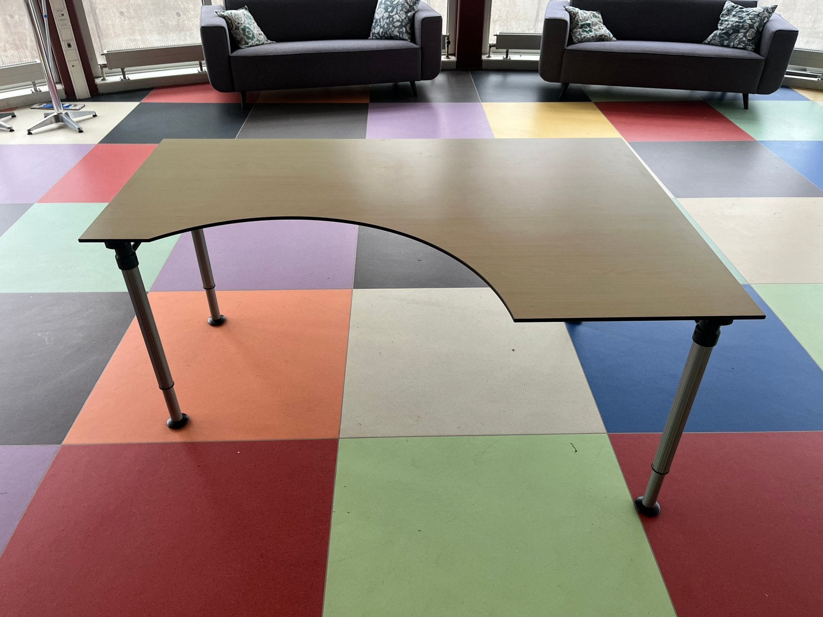 Bureau in hoogte verstelbaar, Ophalen, In hoogte verstelbaar, Zo goed als nieuw