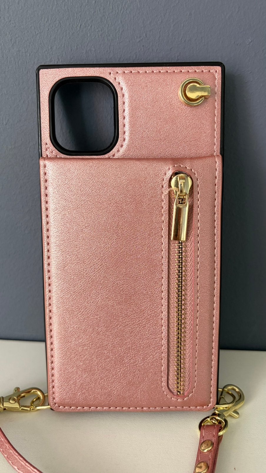 Iphone 11 hoesje met opbergvak en koord, Telecommunicatie, IPhone 11, Magnetische sluiting, Ophalen of Verzenden, Zo goed als nieuw