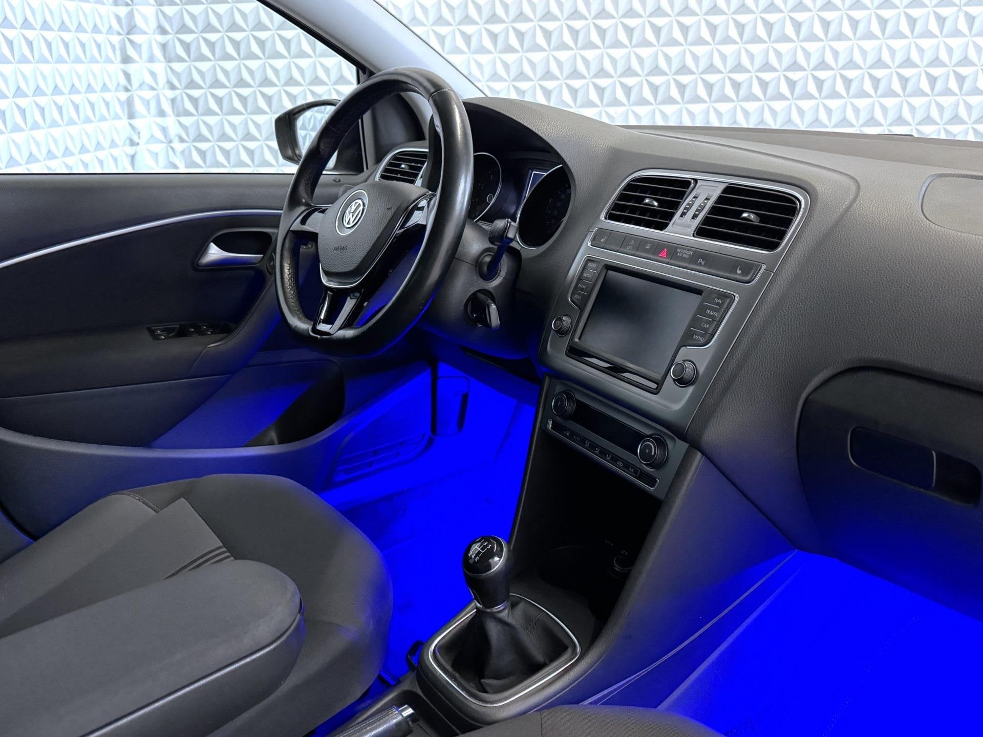 Volkswagen Polo 1.0 5drs ALLSTAR Airco ECC Navigatie (2017), Stof, Euro 6, Blauw, Elektrische ramen