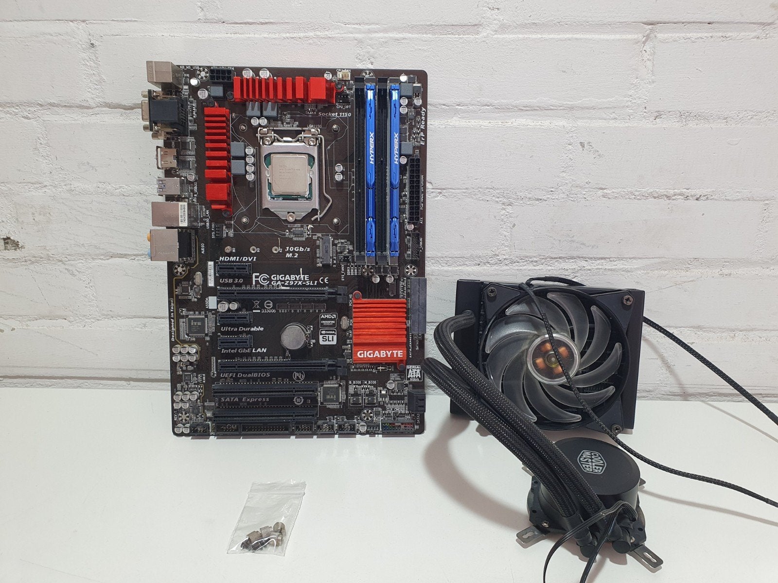 Gigabyte GA-Z97X-SLI + i5-4690 + 8GB RAM + Waterkoeler Combo, Computers en Software, ., DDR3, Ophalen of Verzenden, Zo goed als nieuw