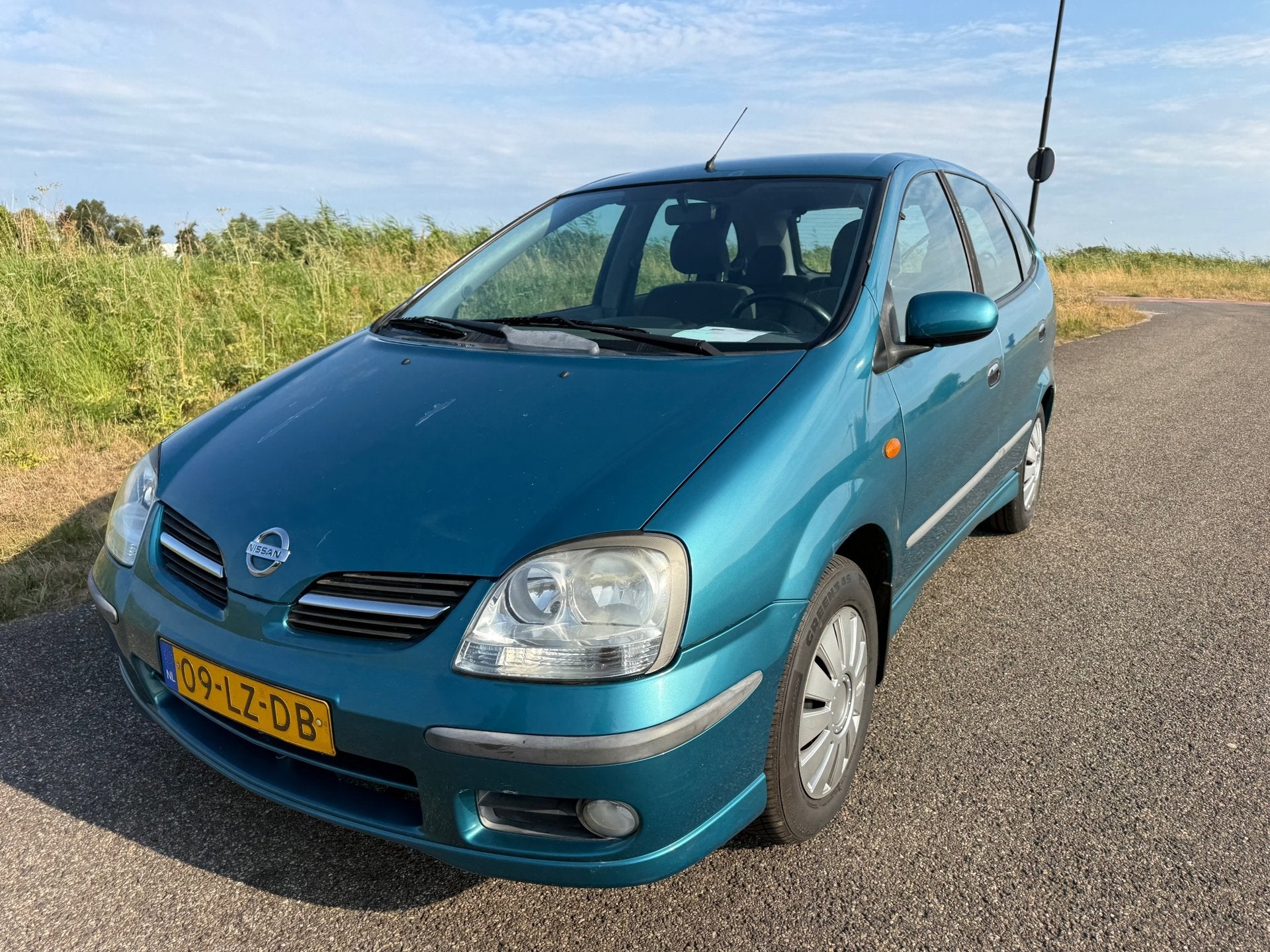 Nissan Almera Tino 1.8 Acenta incl nw apk! zeer leuke en rui, Auto's, 4 cilinders, 116 pk, Origineel Nederlands, Bedrijf