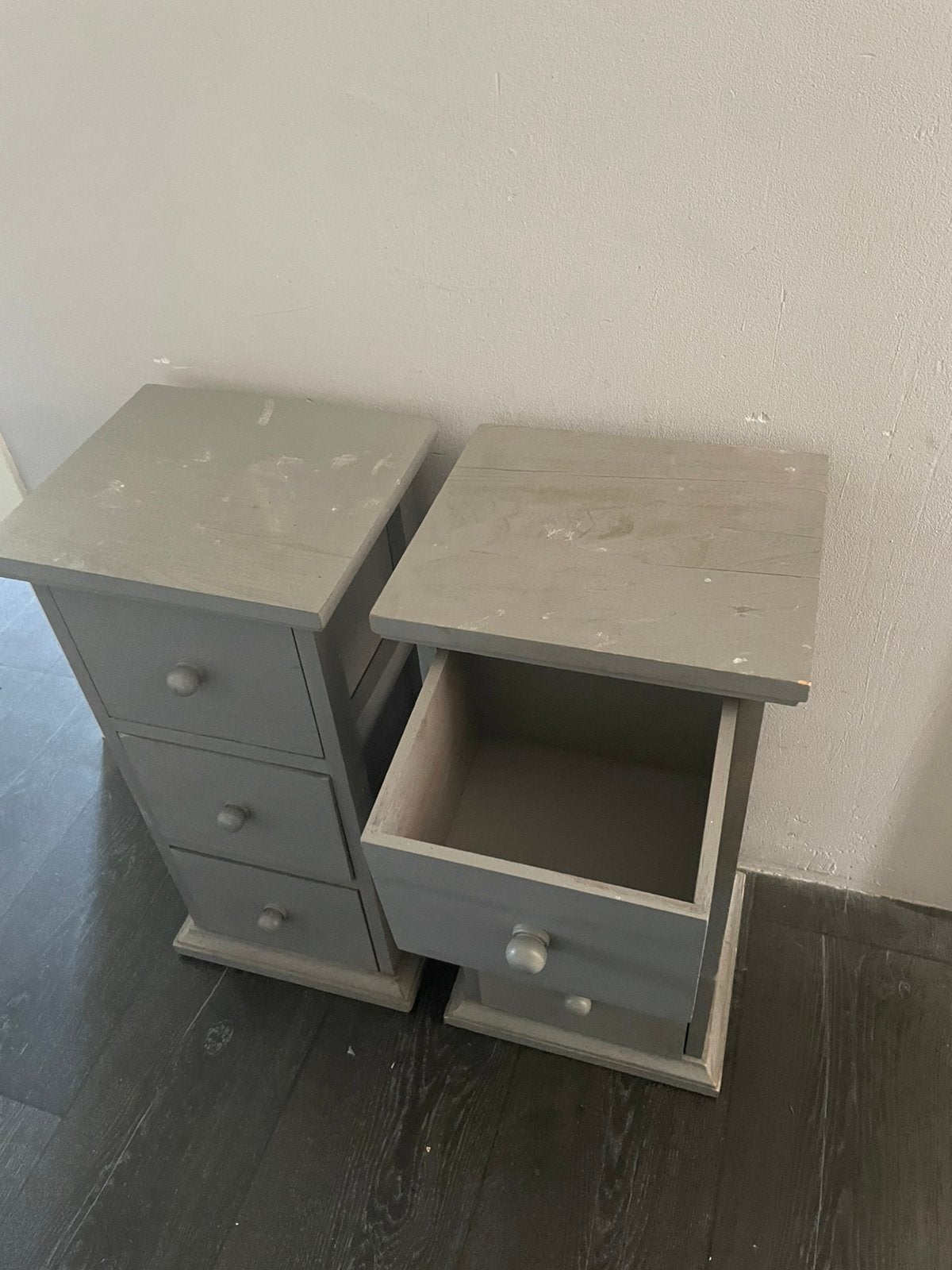 2 mooie nachtkastjes voor €10, Ophalen, Zo goed als nieuw, Minder dan 45 cm, Minder dan 55 cm