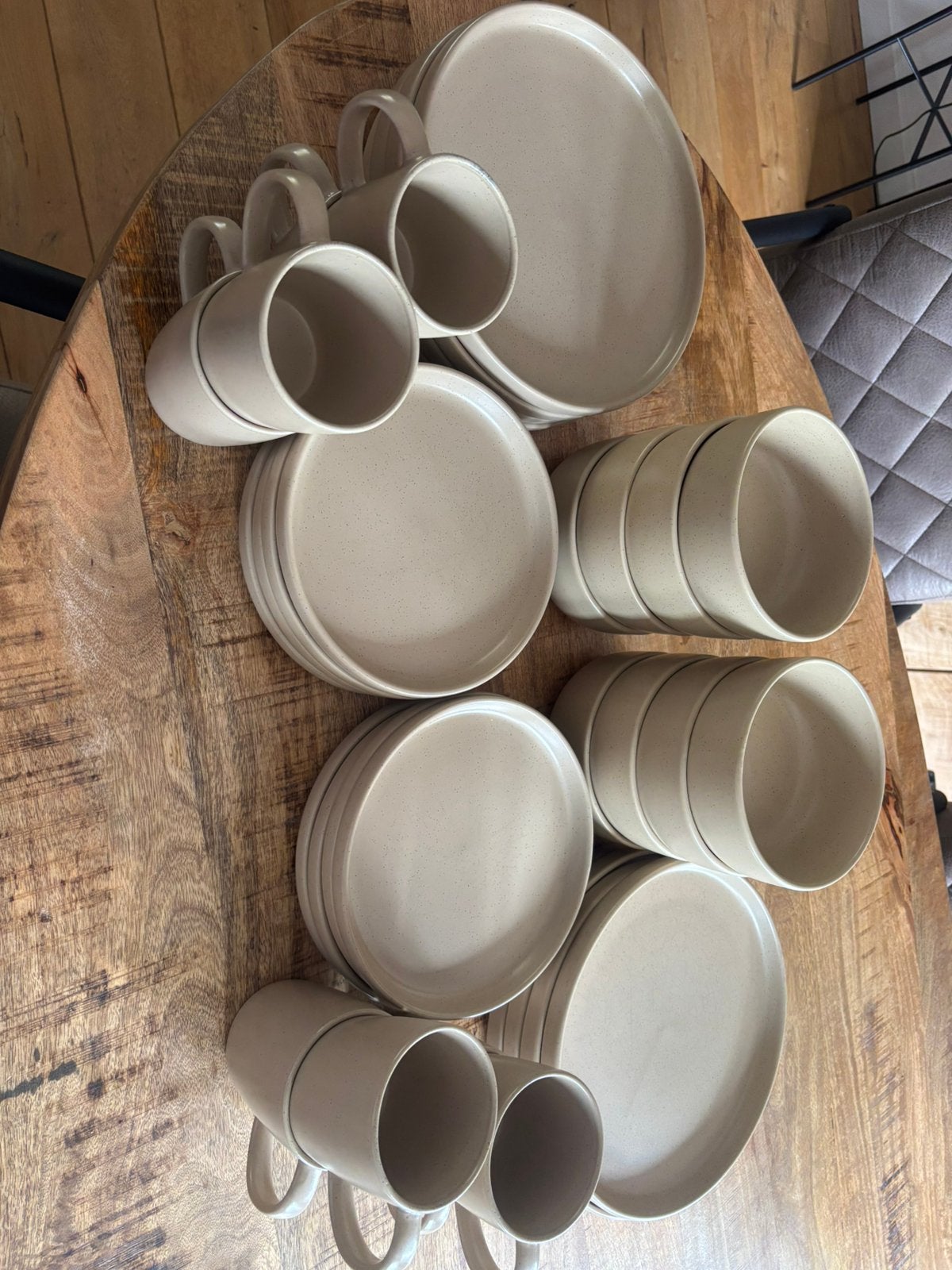 Servies set beige/taupe, Ophalen, Zo goed als nieuw, Bord(en), Overige stijlen
