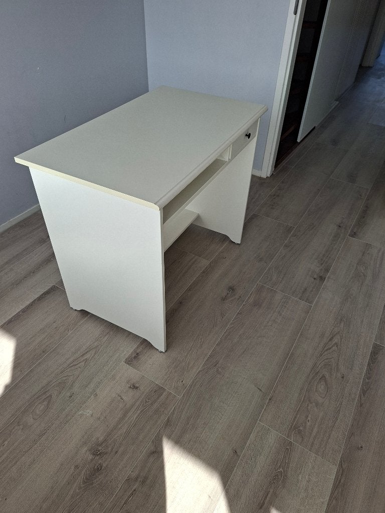 Ikea kinder bureau, Kinderen en Baby's, Kinderkamer | Tafels en Stoelen, Ophalen, Gebruikt, Tafel(s)