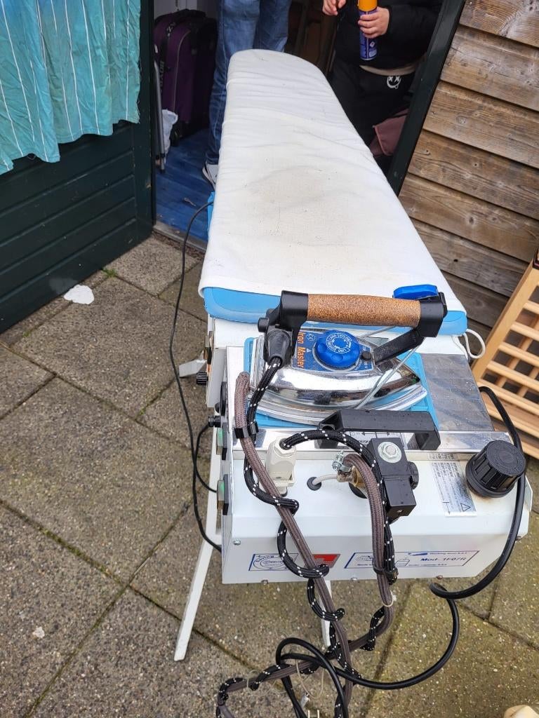 Professionele Bielle Strijktafel & Iron Master Stroomsysteem, Gebruikt, Industrieel, Toebehoren, Ophalen