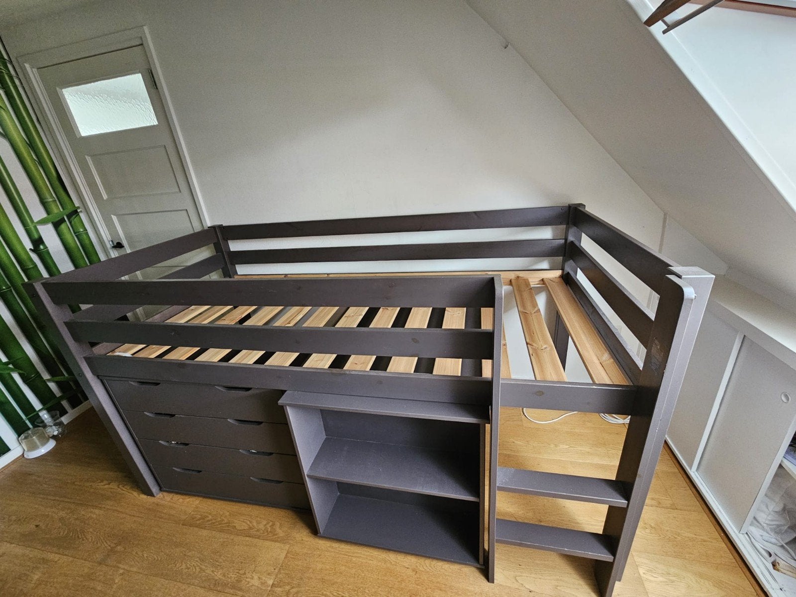 Halfhoogslaper Vipack Pino Taupe met bureau en ladekastje, Ophalen, Gebruikt, 90 cm, Eenpersoons