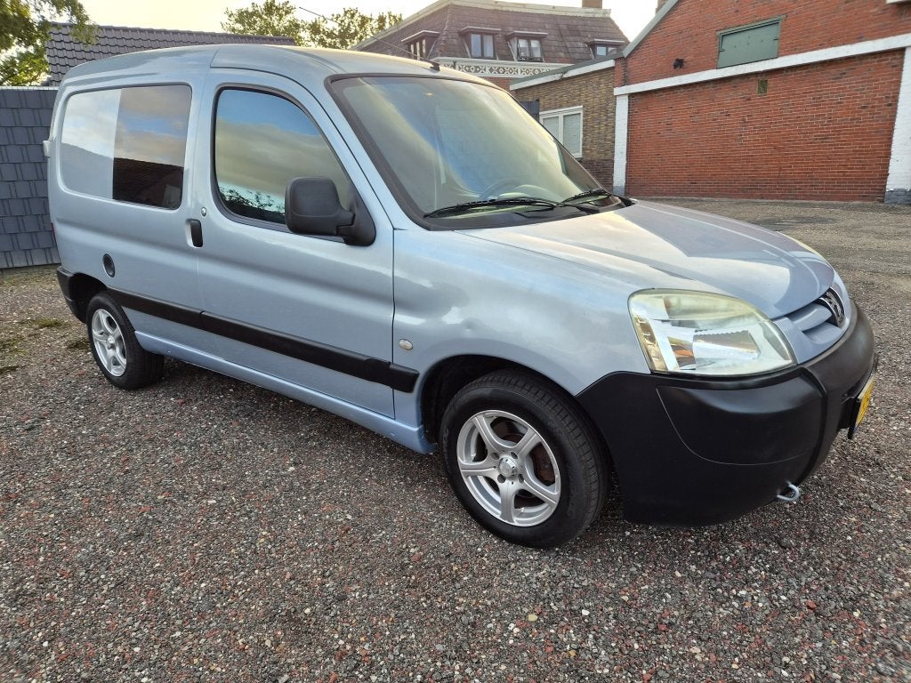 Peugeot Partner VERKOCHT (bj 2005), Auto's, Stof, 4 cilinders, Blauw, Origineel Nederlands