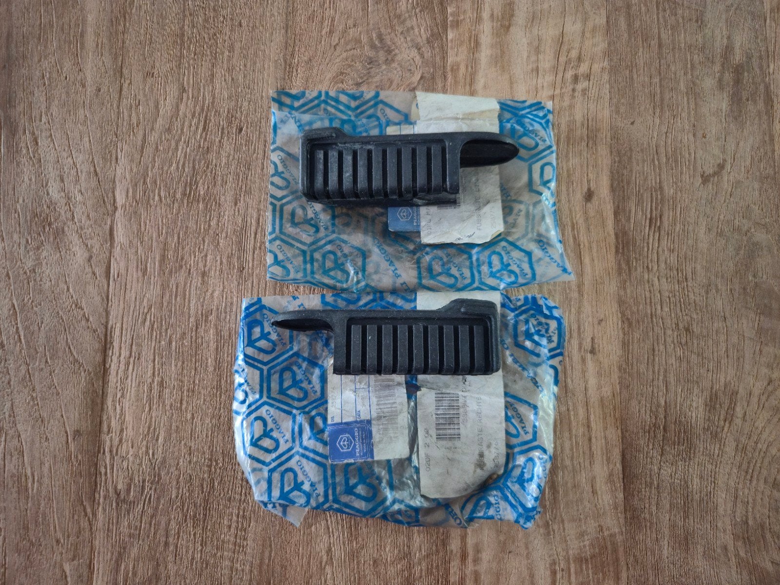NOS Nieuw voetsteun rubber Piaggio zip sp 98 fr type 1 2 3, Ophalen of Verzenden