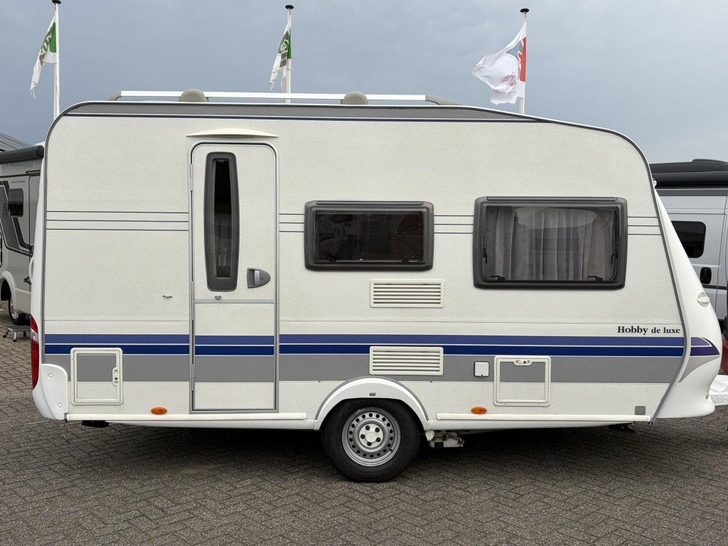 Hobby De Luxe 400 SF VERKOCHT, Hobby, Bedrijf, Treinzit, 4 tot 5 meter