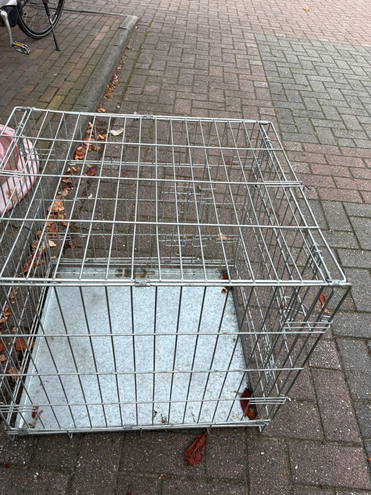 Honden bench ong 1.00 bij 1.00 cm, Dieren en Toebehoren, Ophalen, Zo goed als nieuw, Minder dan 65 cm
