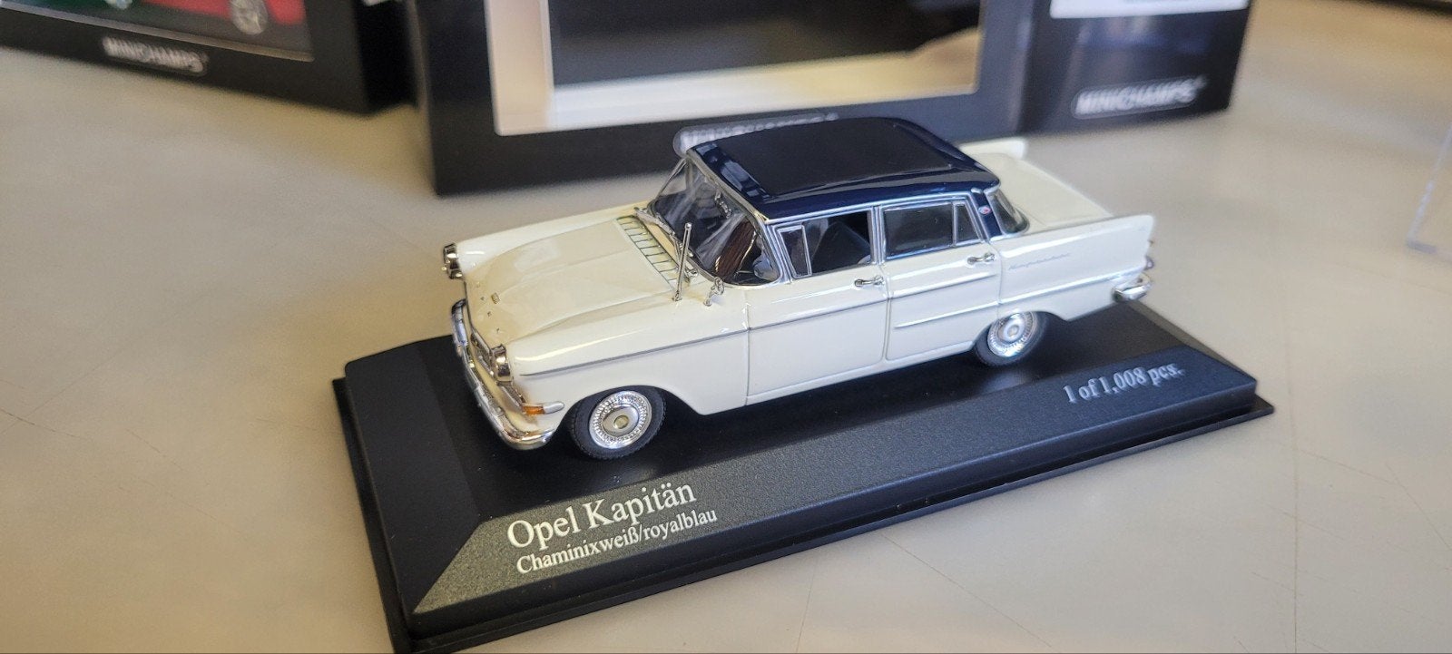 Minichamps 1959 Opel Kapitan Wit/blauw, Ophalen of Verzenden, Nieuw, Auto, MiniChamps