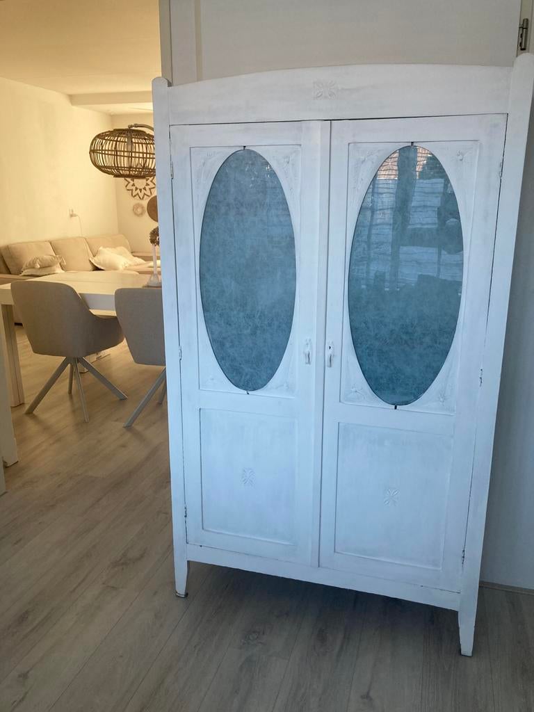 Te koop prachtige witte landelijke kast, Huis en Inrichting, Ophalen, Zo goed als nieuw