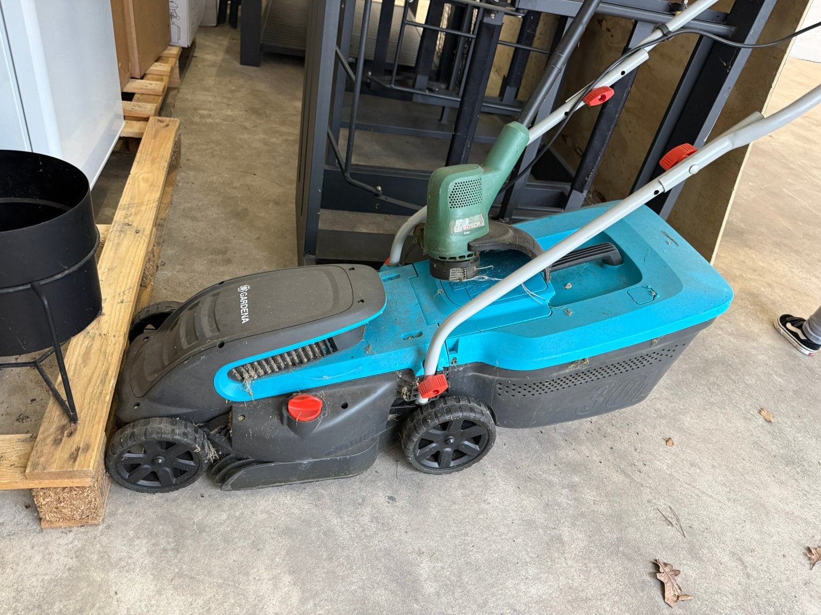 Elektronische gardena grasmaaier powermax 32 32 cm 1200 watt, Ophalen, Zo goed als nieuw