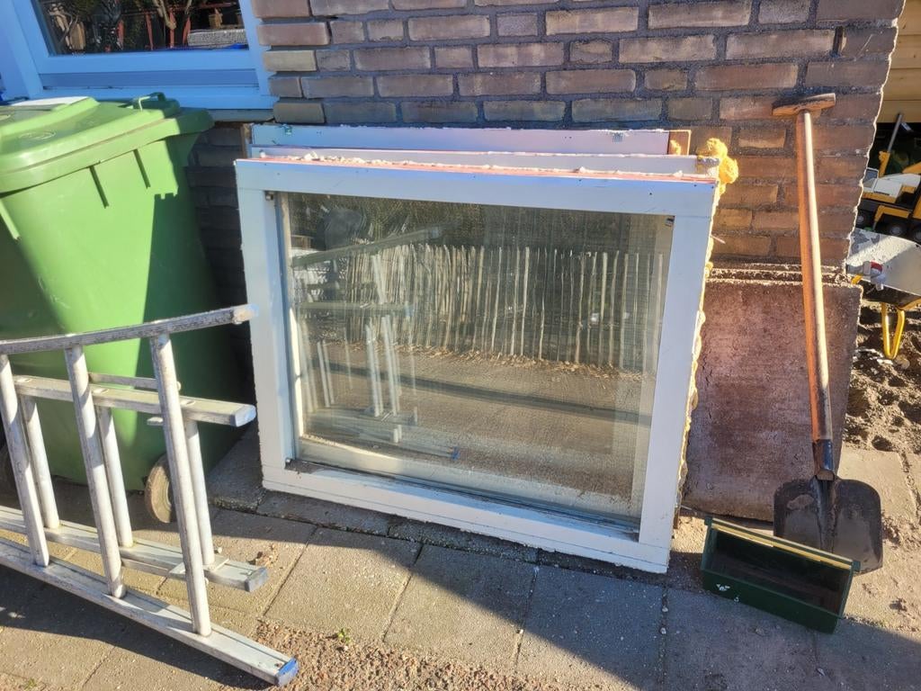 3 stuks hardhouten kozijn met dubbel glas, Raamkozijn, 75 tot 150 cm, Hout, Ophalen